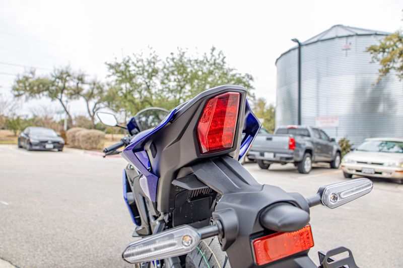 NEW 2026 YAMAHA YZFR3 ABS Image 17
