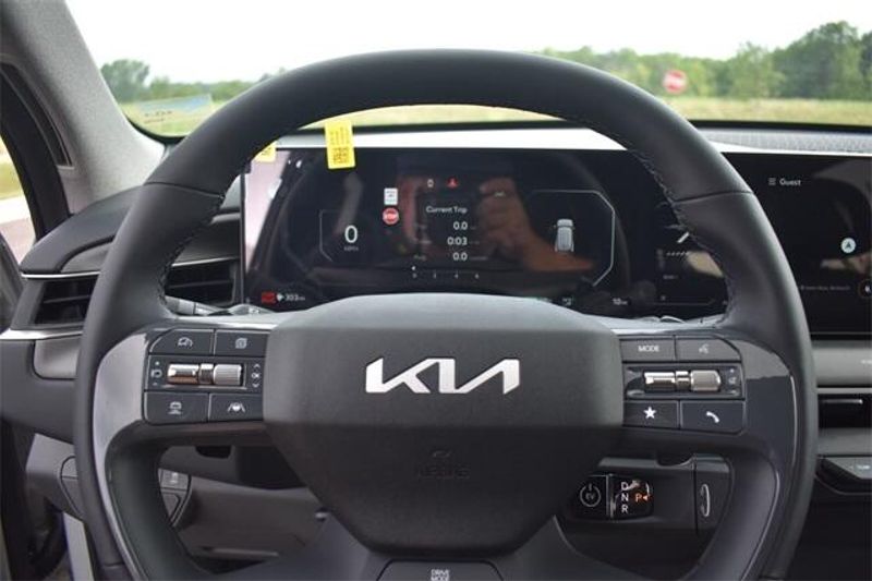 New 2026 Kia EV9 Light Long RangeImage 32