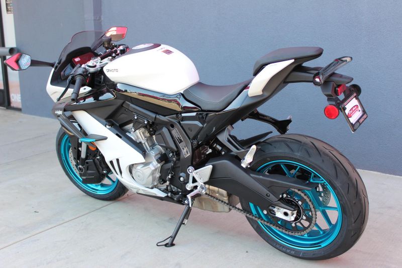 2025 CFMOTO 675SS Image 9