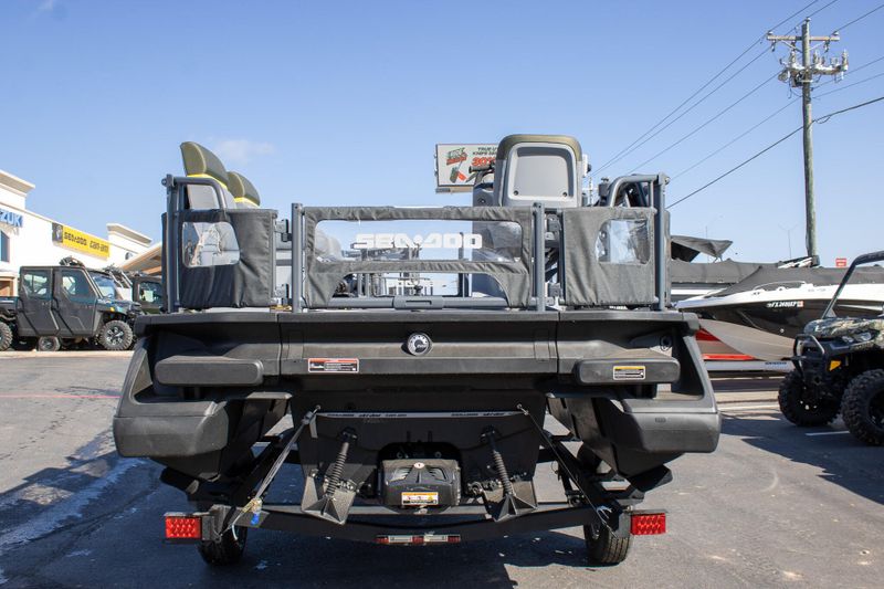 NEW 2026 SEADOO SWITCH FISH COMPACT 170HP WITH PAINTED TRAILER Image 4