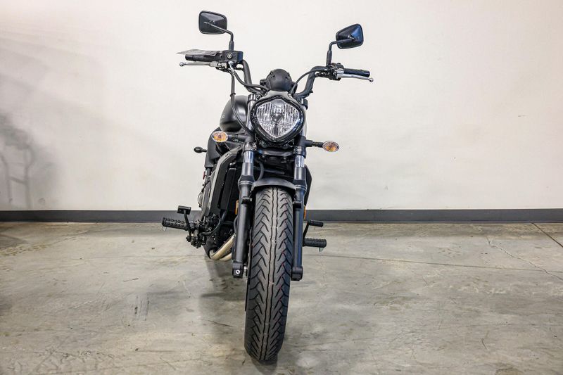 2025 Kawasaki VULCAN S ABS METALLIC FLAT SPARK BLACK AND METALLIC FLAT RAW GRAYSTONE Image 5