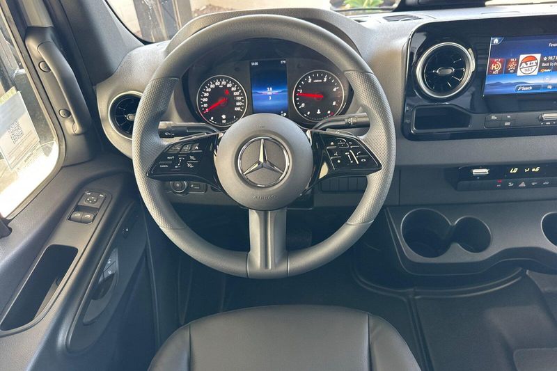 New 2026 Mercedes-Benz Sprinter 4500 Extended Cargo Van 170 in. WBImage 10