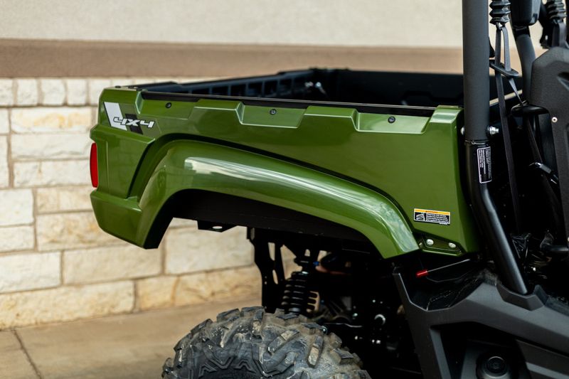 2024 YAMAHA Viking VI EPS in a GREEN exterior color. Family PowerSports (877) 886-1997 familypowersports.com 