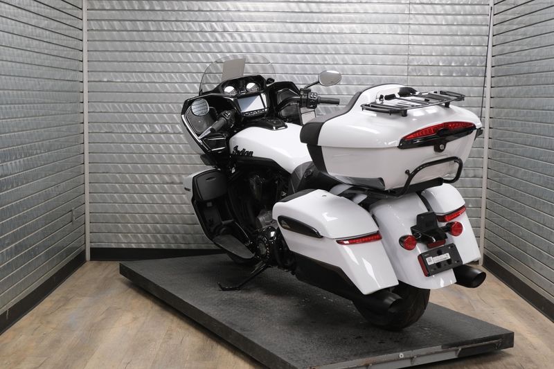 NEW 2025 INDIAN MOTORCYCLE PURSUIT DARK HORSE Image 5