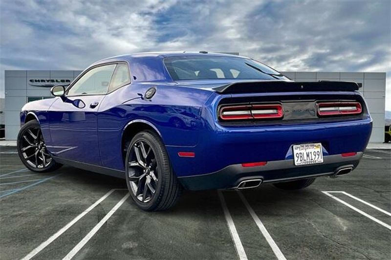 2022 Dodge Challenger SXTImage 10