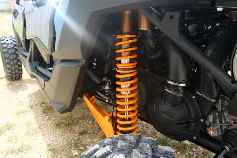2025 Can-Am MAVERICK X3 MAX RS TURBO SCANDI BLUE AND ORANGE CRUSH Image 22