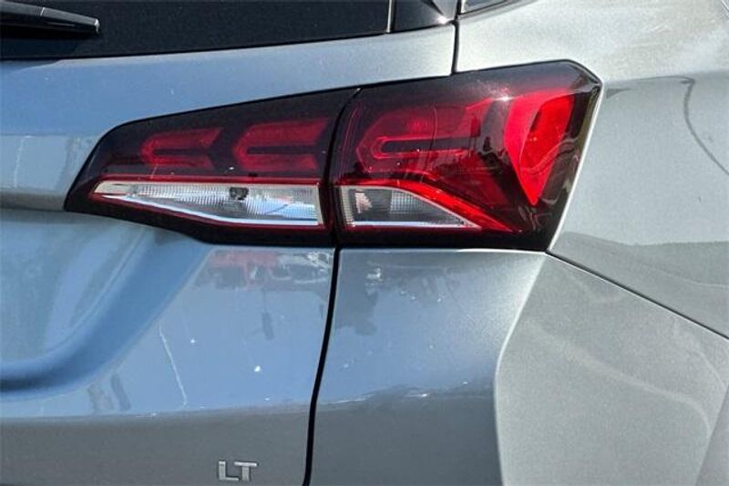 Used 2023 Chevrolet Equinox LTImage 24