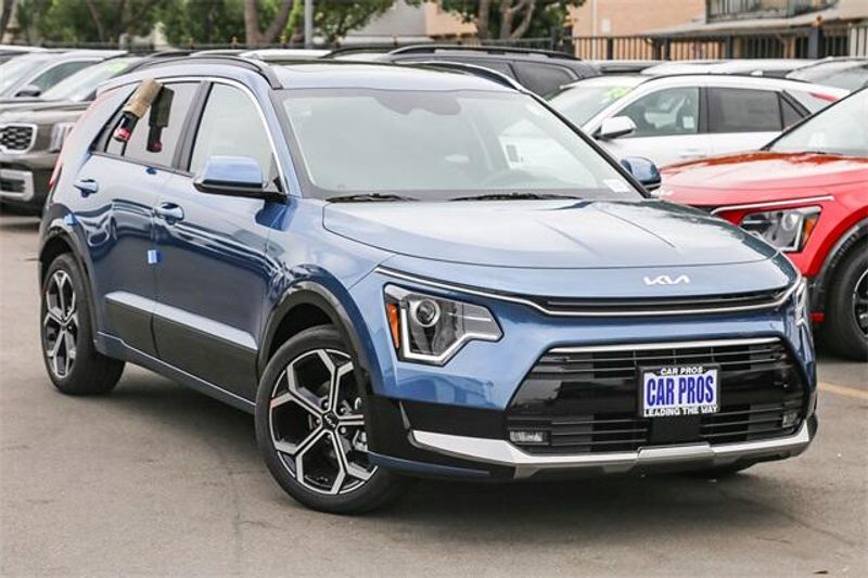 New 2025 Kia Niro EX TouringImage 2