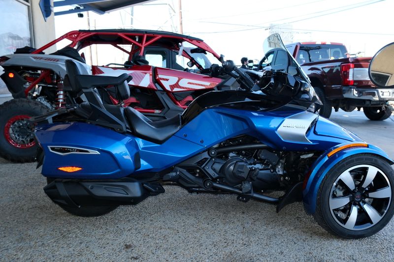 2018 Can-Am SPYDER F3T BLUEImage 14