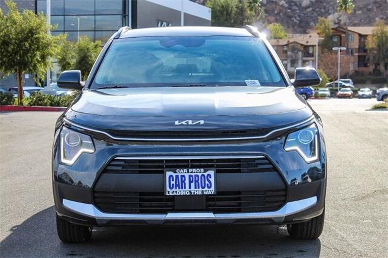 New 2025 Kia Niro EXImage 3