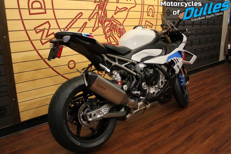 2025 BMW S 1000 RR Image 8