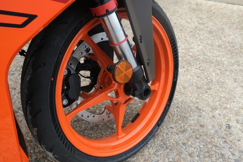 New 2024 KTM RC 390 ORANGE Image 16