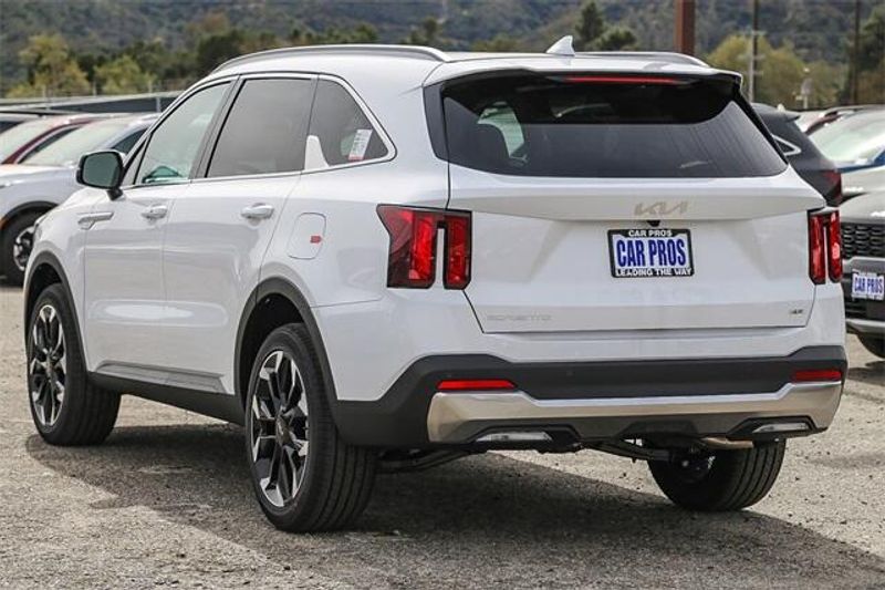 2025 Kia Sorento EXImage 14