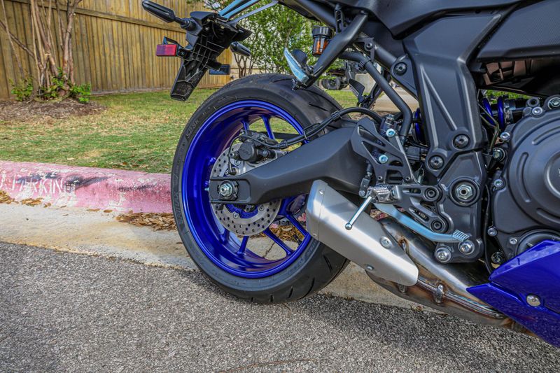NEW 2026 YAMAHA YZFR7 Image 16
