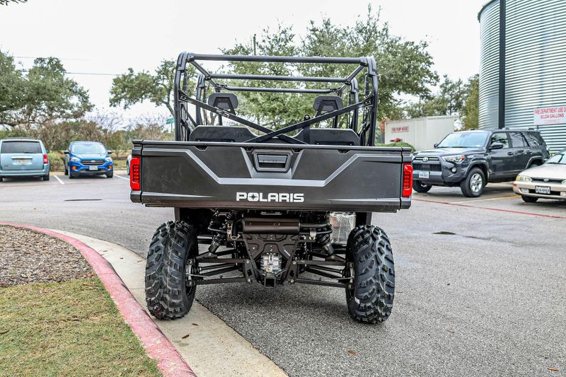 2025 Polaris RANGER CREW 570 FULLSIZE SAGE GREENImage 2