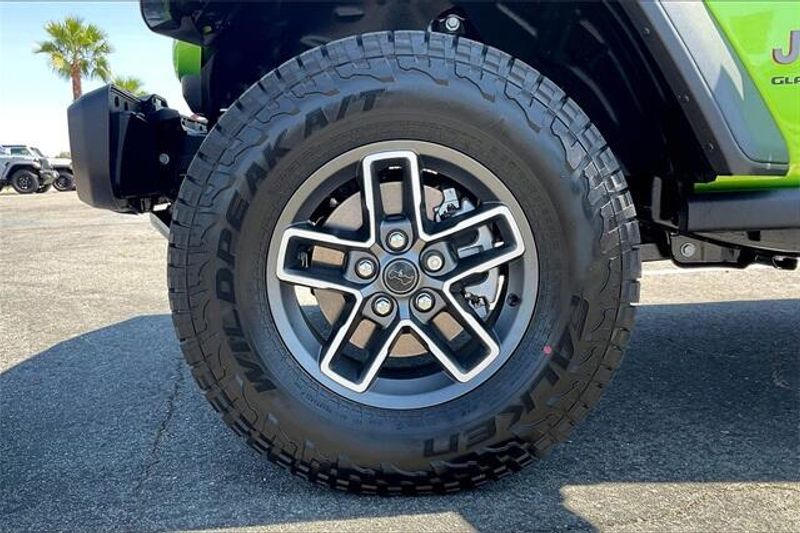 New 2025 Jeep Gladiator Mojave 4x4Image 10