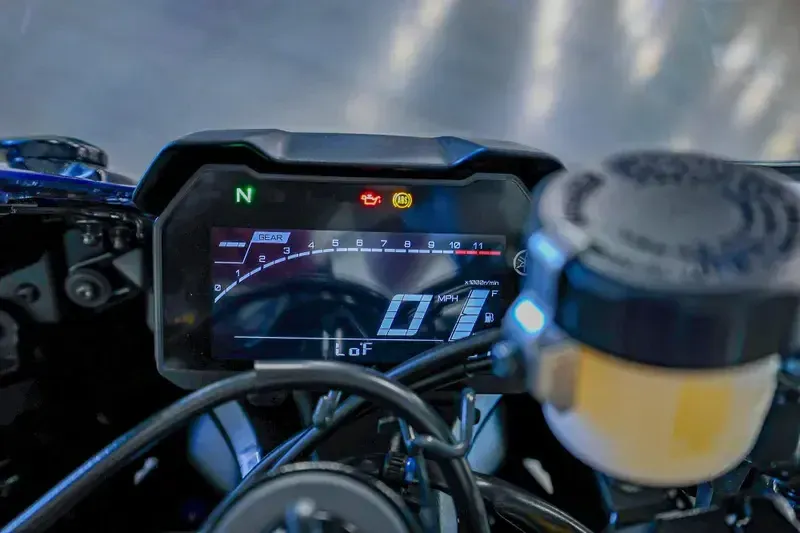 2025 Yamaha YZFR7 TEAM BLUE Image 2