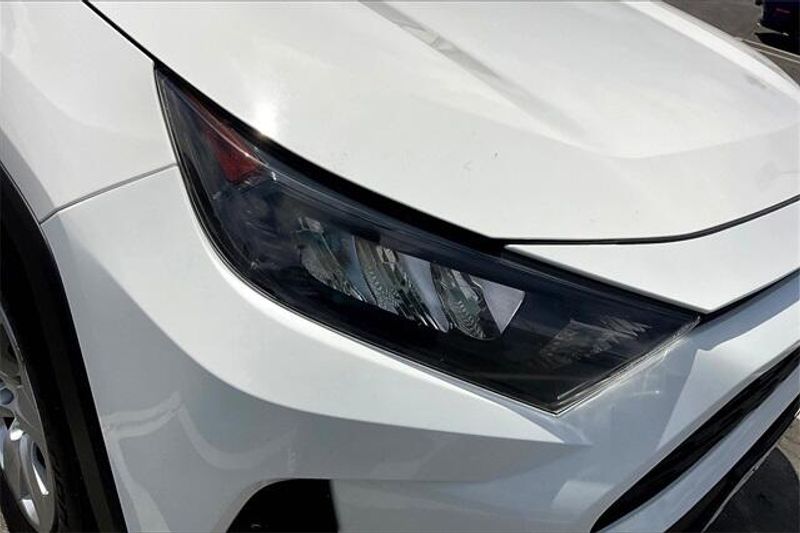 2022 Toyota RAV4 LEImage 27