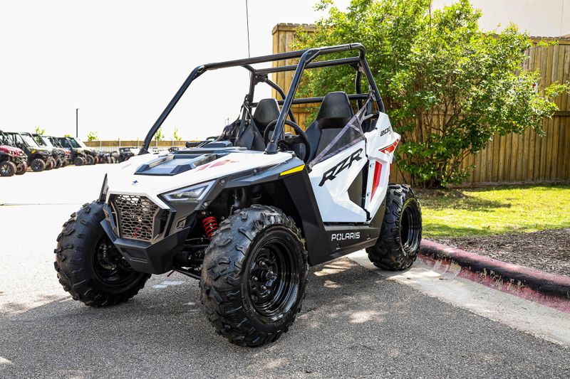 2022 Polaris RZR 200 EFI  WHITE LIGHTNING Image 31