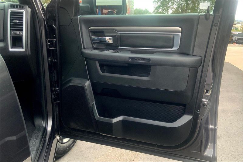 2021 Ram 1500 Classic Warlock photo 24