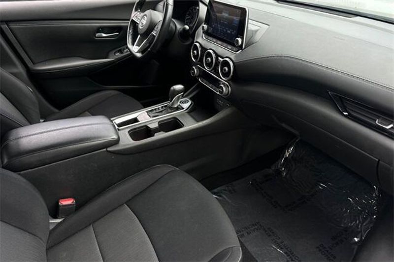 2021 Nissan Sentra SVImage 13