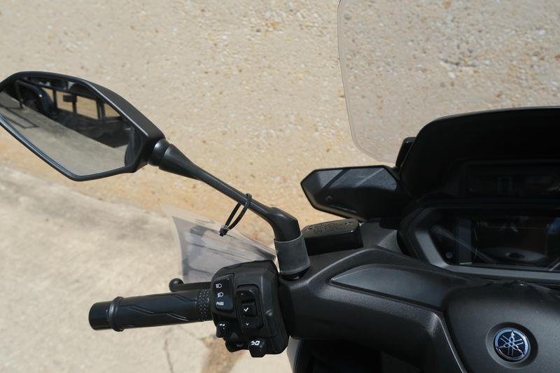 2024 Yamaha XMAX GRAY Image 16