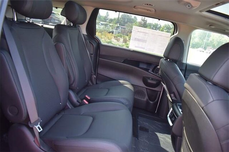 New 2025 Kia Carnival Hybrid SX PrestigeImage 15