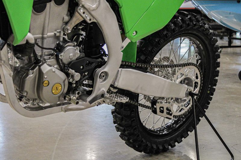 2025 Kawasaki KX 450  LIME GREEN Image 9