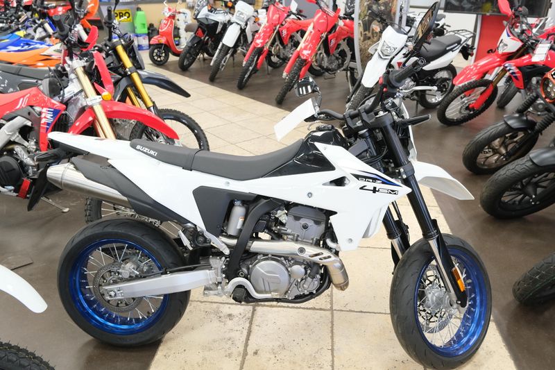 NEW 2025 SUZUKI DRZ400SM Image 2
