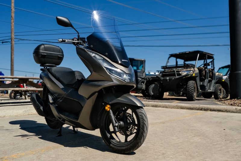 2024 Honda PCX 150 BLACKImage 14