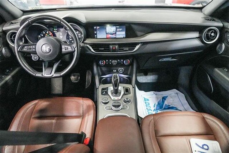 2022 Alfa Romeo Stelvio TiImage 13