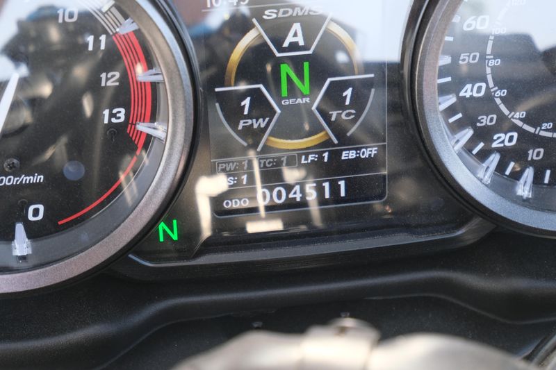 Used 2024 Suzuki HAYABUSA METALLIC MATTE BLACK NO 2 AND GLASS SPARKLE BLACK Image 15