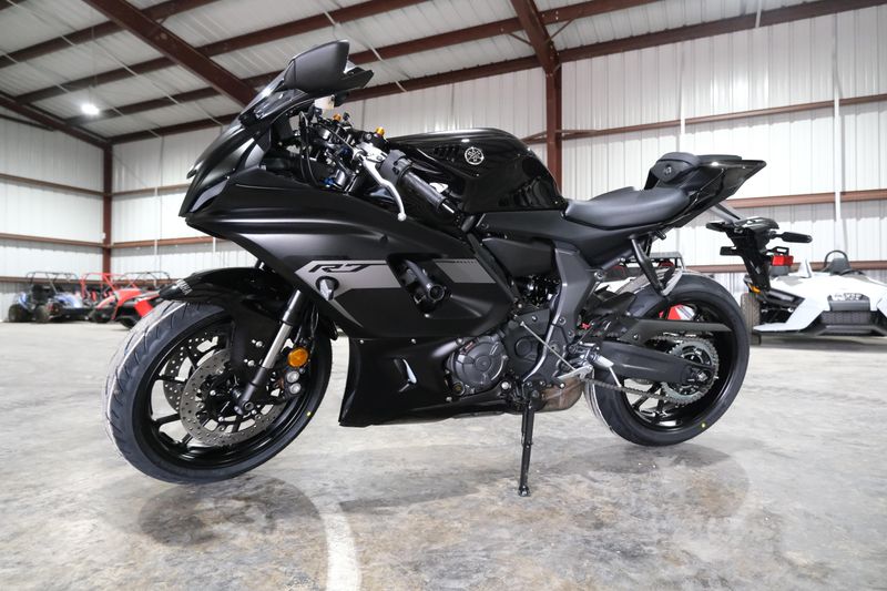 2025 Yamaha YZFR7 MATTE RAVEN BLACKImage 29