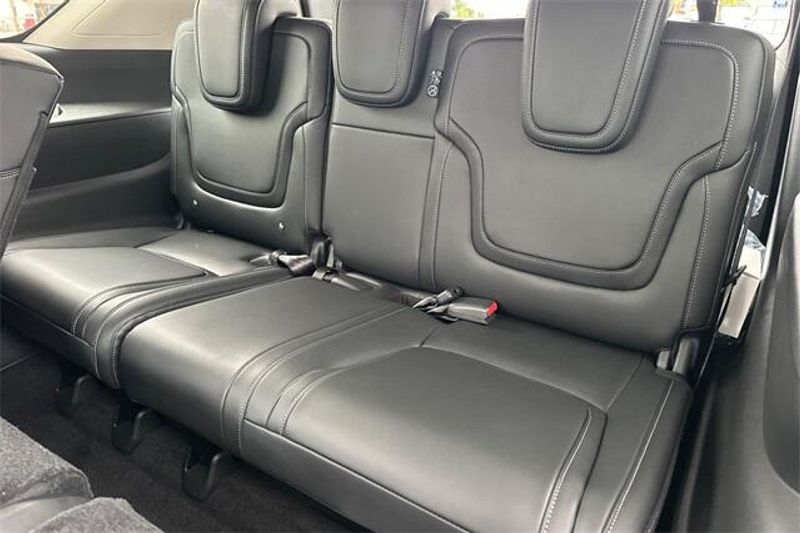 New 2025 Nissan Armada SVImage 12