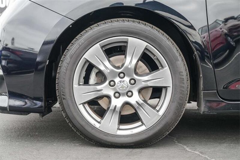 Used 2017 Toyota Sienna SEImage 11