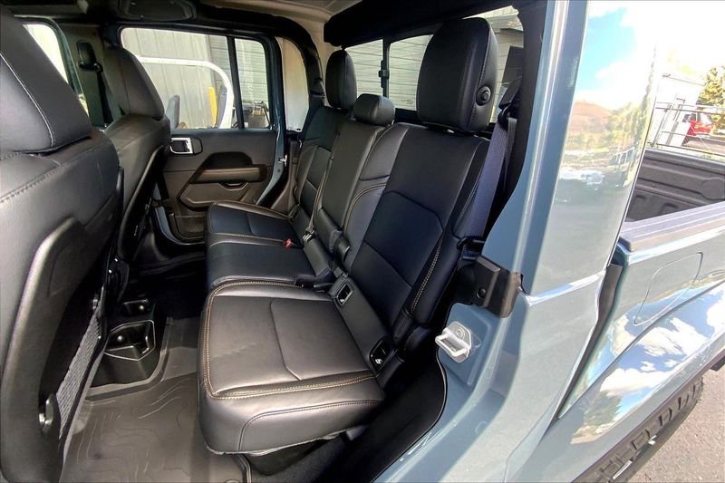 2025 Jeep Gladiator Sport photo 10