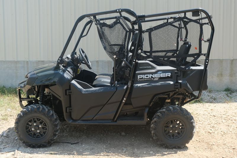 2025 Honda PIONEER 7004 DELUXE  BLACK FOREST GREEN Image 3