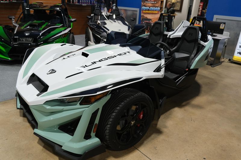 NEW 2026 POLARIS SLINGSHOT R AUTODRIVE Image 3