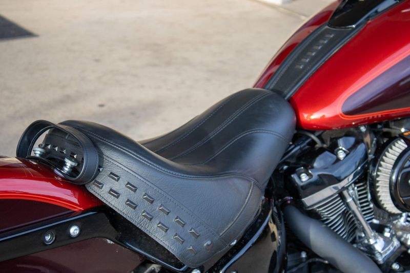 USED 2019 HARLEY SOFTAIL HERITAGE CLASSIC 114 Image 11