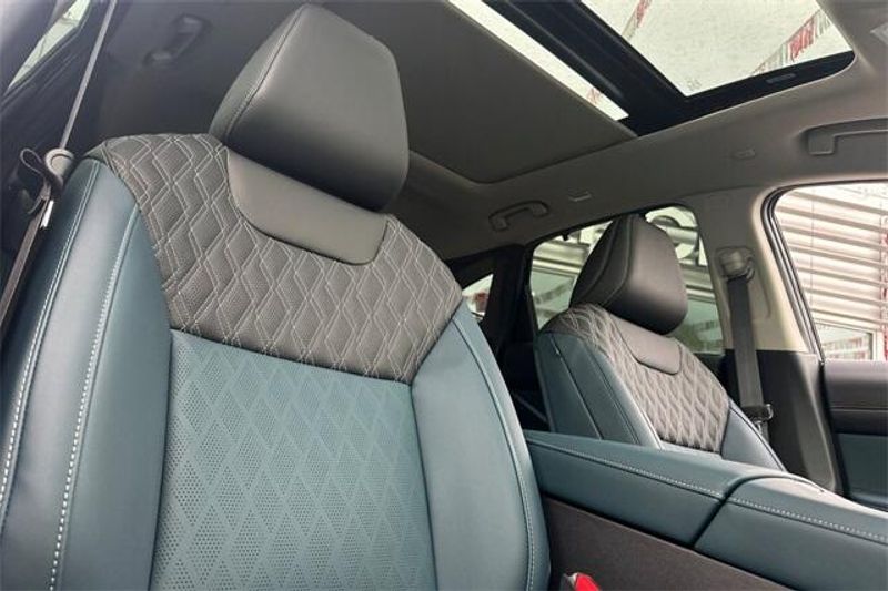 2025 Nissan Murano PlatinumImage 14