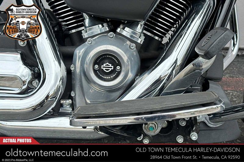 2019 Harley-Davidson Electra Glide in a Black exterior color. BMW Motorcycles of Temecula – Southern California (951) 506-6903 bmwmotorcyclesoftemecula.com 