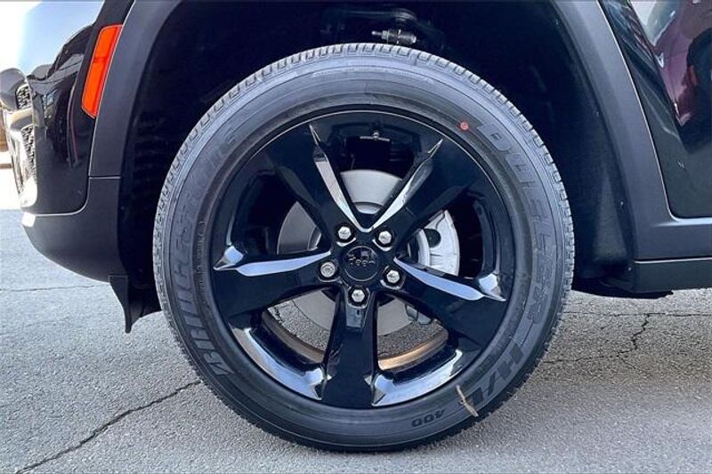 New 2025 Jeep Grand Cherokee Altitude 4x2Image 10