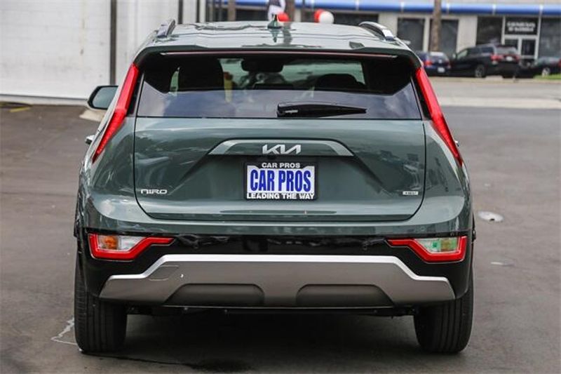 New 2025 Kia Niro SXImage 16