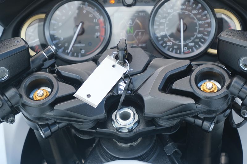 2023 Suzuki HAYABUSA WHITE Image 16