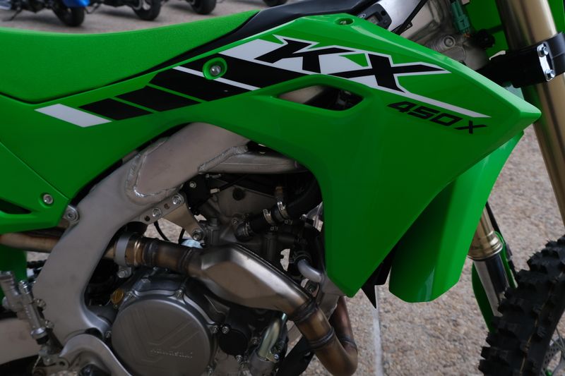 2025 Kawasaki KX450X LIME GREEN Image 12