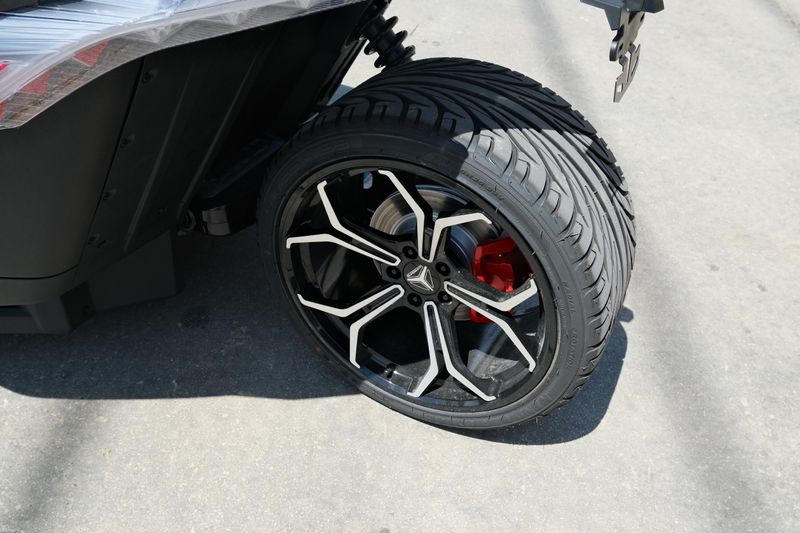 NEW 2025 POLARIS SLINGSHOT R AUTODRIVE Image 14