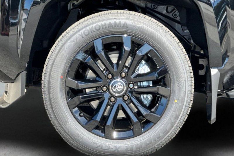 New 2026 Toyota 4Runner i-FORCE MAX Hybrid PlatinumImage 30