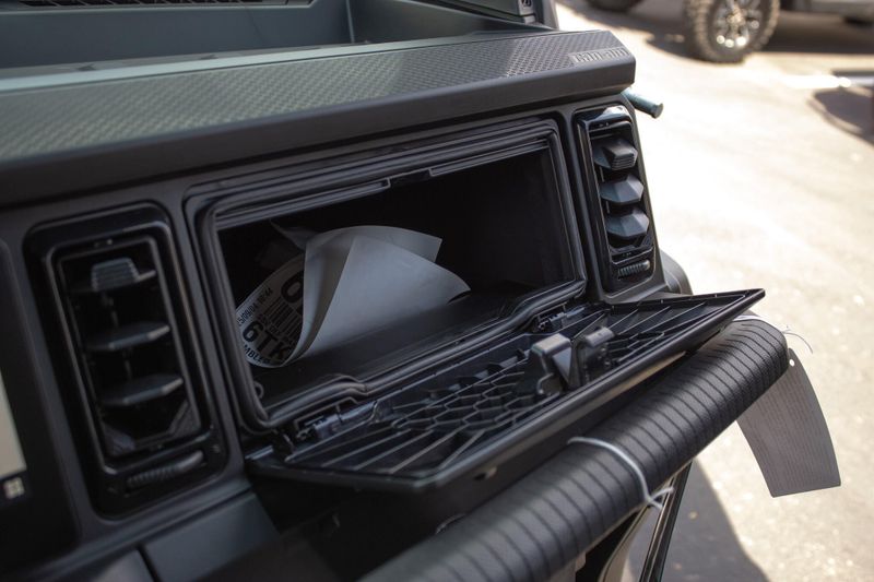 NEW 2026 CAN-AM DEFENDER MAX LIMITED CAB HD11 Image 43