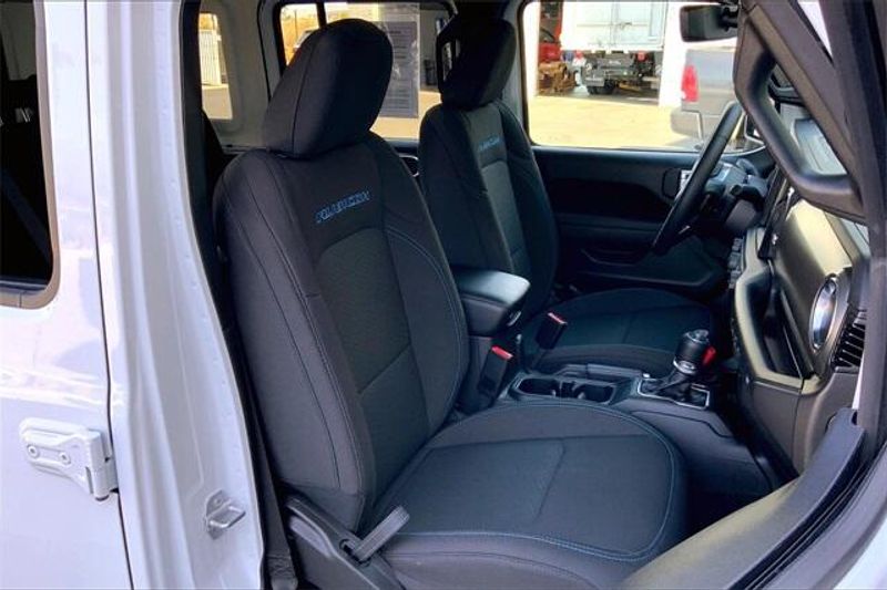 Used 2022 Jeep Wrangler 4xE Unlimited Rubicon 4xeImage 6