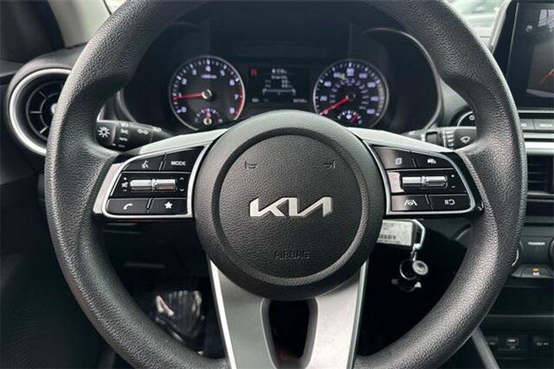 Used 2023 Kia Forte LXSImage 19
